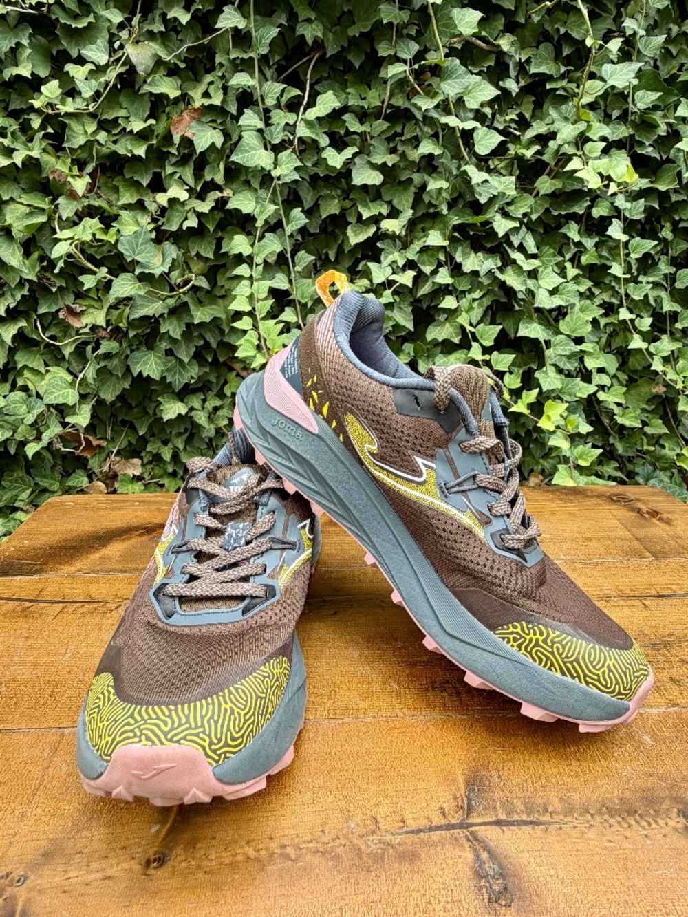 Joma Women's Tundra Trail Running Shoe Gray/Pink - Size 6.5